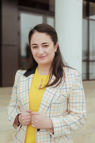 Суюнбаева Роксана Назаровна.